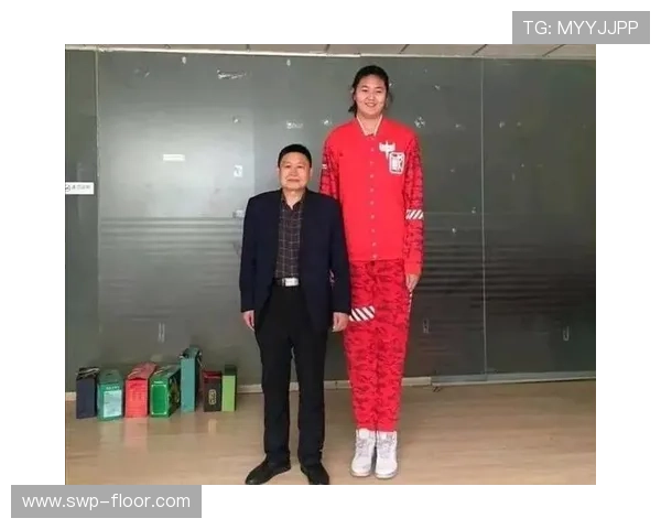 刘德华与姚明亲密合影展现友谊与合作精神引发粉丝热议 刘德华与姚明亲密合影展现友谊与合作精神引发粉丝热议